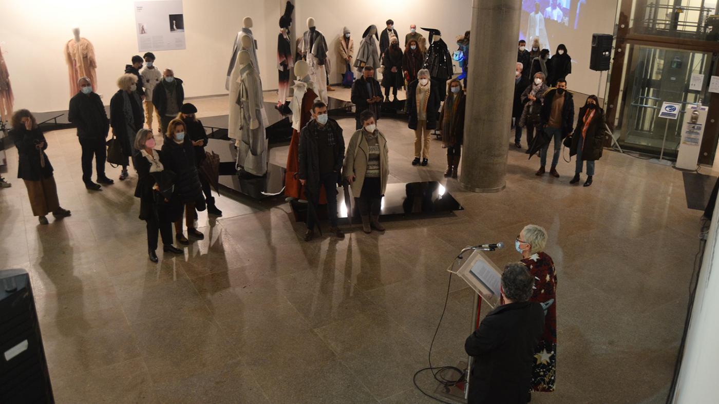 O Pazo da Cultura acolleu a inauguración de 'Queridas cousas: historias vestidas'